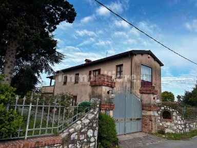 Villa all'asta frazione Lido, via del Trebbiano, 28, Camaiore
