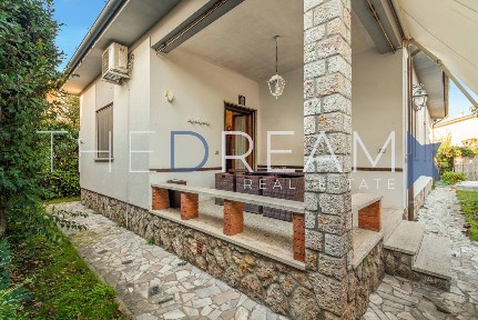 Villa unifamiliare via Duca degli Abruzzi 56, Centro, Forte dei Marmi
