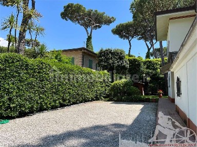 Appartamento ottimo stato, piano terra, Roma Imperiale, Forte dei Marmi