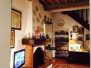 Villa bifamiliare via dei Borghi, Stiava, Massarosa