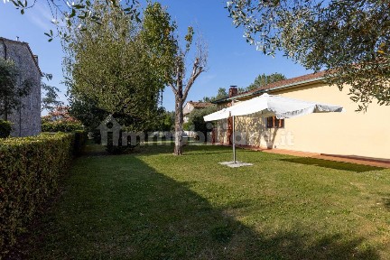 Lucca, Mugnano, Via del Sorbano del Vescovo