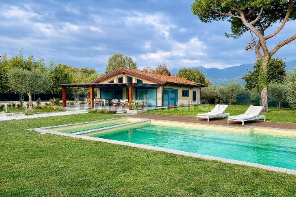 Villa unifamiliare via Crociale 137, Pietrasanta