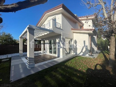 Villa unifamiliare via Fratelli Barberi, Centro, Forte dei Marmi