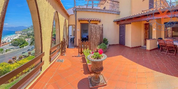 Villa unifamiliare viale Alcide De Gasperi 11, Centro, Portoferraio