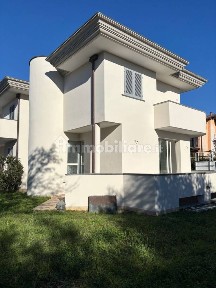 Villa bifamiliare via della Gora 64, Pietrasanta
