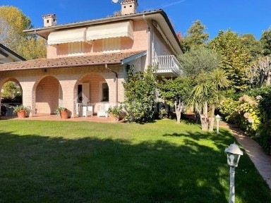Villa unifamiliare via della Barbiera, Caranna, Forte dei Marmi