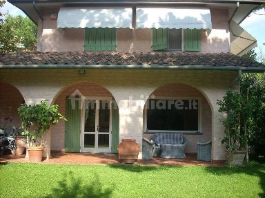 Villa unifamiliare via della Barbiera, Caranna, Forte dei Marmi