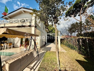 Villa unifamiliare via Duca degli Abruzzi, Centro, Forte dei Marmi