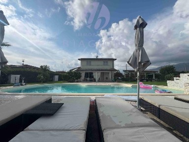 Villa unifamiliare via Savoia 5, Capezzano Pianore, Camaiore