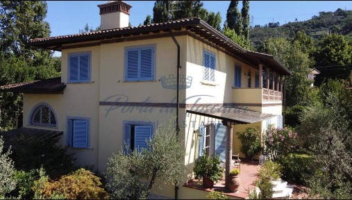 Villa unifamiliare via dei Salesiani, Pietrasanta