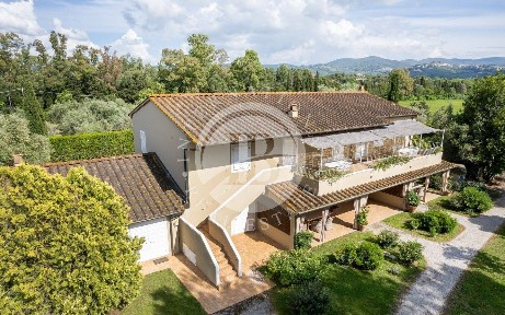 Castagneto Carducci, Viale Italia