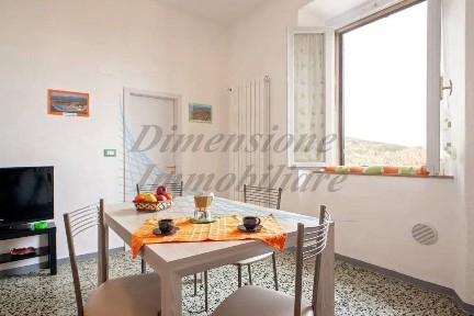 Villa plurifamiliare piazza Antonio Gramsci, Castelnuovo della Misericordia, Gabbro, Rosignano Marittimo
