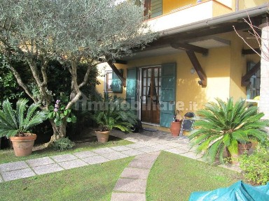 Villa unifamiliare via F. Donati, Vittoria Apuana, Forte dei Marmi