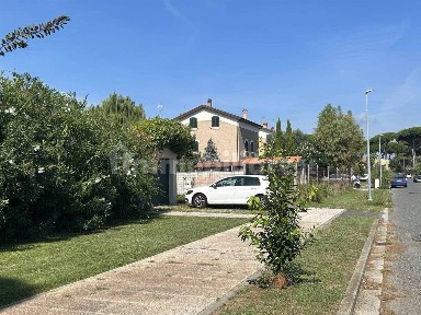 Villa unifamiliare via Badel Powell, Rosignano Solvay, Rosignano Marittimo