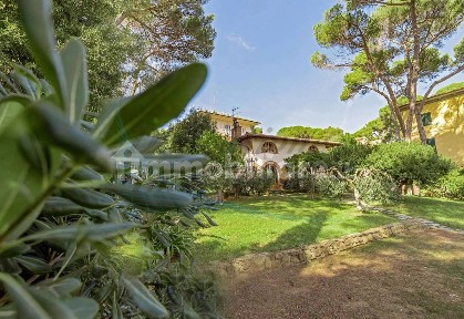 Villa unifamiliare via Guglielmo Marconi, Castiglioncello, Rosignano Marittimo