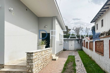 Villa unifamiliare via Salvador Allende 49, Centro, Forte dei Marmi