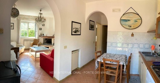 Villa unifamiliare via San Camillo, Vittoria Apuana, Forte dei Marmi