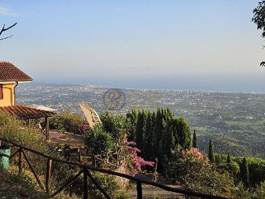 Villa unifamiliare via Riccio Rebuto, Pietrasanta