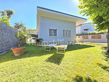 Villa unifamiliare via Giuseppe Viner, Centro, Forte dei Marmi