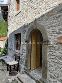 Villa all'asta via San Michele 9, Vagli Sotto