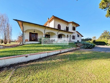 Villa unifamiliare viale Apua, Pietrasanta