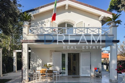 Villa unifamiliare via della Pace 6, Centro, Forte dei Marmi