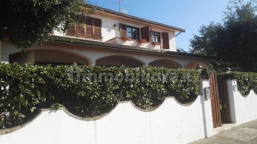 Villa unifamiliare via Serragrande, Rosignano Solvay, Rosignano Marittimo