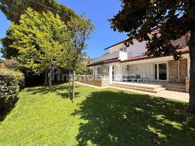 Villa unifamiliare via Versilia, Centro, Forte dei Marmi