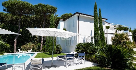 Villa unifamiliare via Thomas Mann 7, Roma Imperiale, Forte dei Marmi