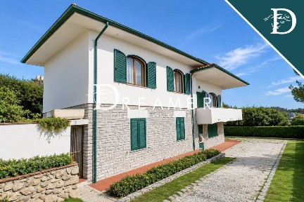 Rosignano Marittimo, Via di Villa Marina, 11
