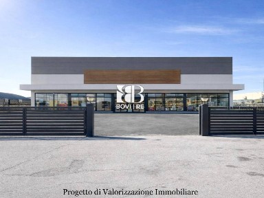Locale commerciale in Vendita