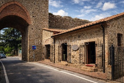 Locale commerciale in Vendita