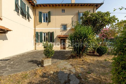 Villa bifamiliare via Raffaele Baralli 86, Sant'Anna, Lucca