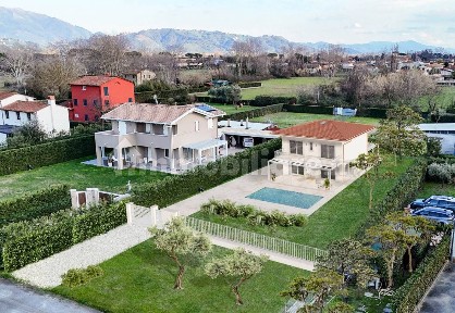 Villa unifamiliare via Tonfano, Pietrasanta
