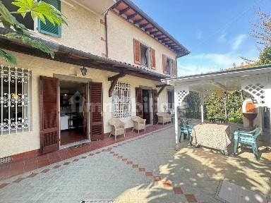 Villa bifamiliare via Francesco Carrara, Centro, Forte dei Marmi