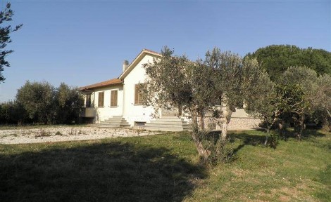 Villa unifamiliare Stradone del Tripesce, Vada, Rosignano Marittimo