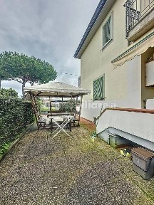 Villa plurifamiliare via del Secco 136, Lido di Camaiore, Camaiore