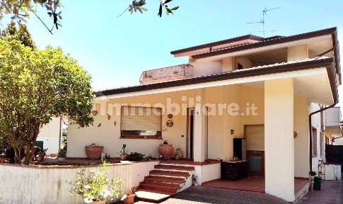 Villa bifamiliare via Roma 189, Massarosa Paese, Massarosa