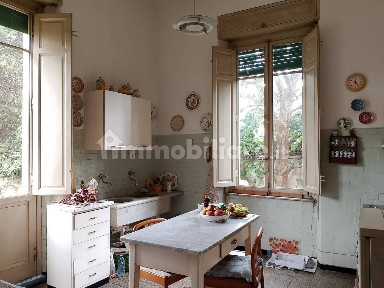 Villa bifamiliare piazzale Martiri della Libertà, Piazza Anfiteatro - Torre Guinigi, Lucca