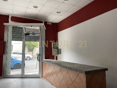 Locale commerciale in Vendita