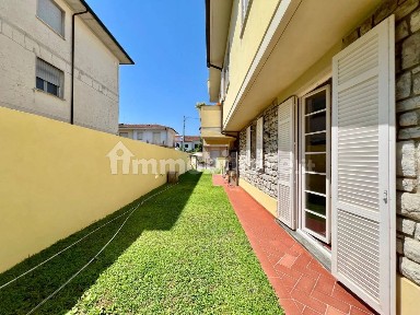 Villa bifamiliare via Francesco Baracca, Darsena - Ex Campo di Aviazione, Viareggio