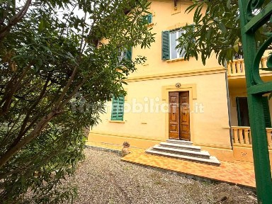 Villa bifamiliare, buono stato, 128 m², Quercianella, Livorno