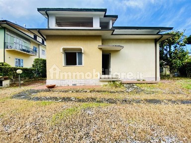 Villa bifamiliare Corte Anna Magnani, Lido di Camaiore, Camaiore