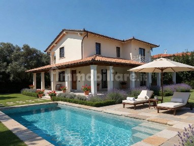 Villa unifamiliare, da ristrutturare, 245 m², Pietrasanta