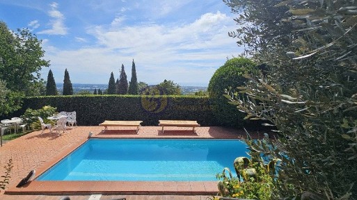 Villa unifamiliare via della Cooperativa, Bargecchia, Corsanico, Massarosa