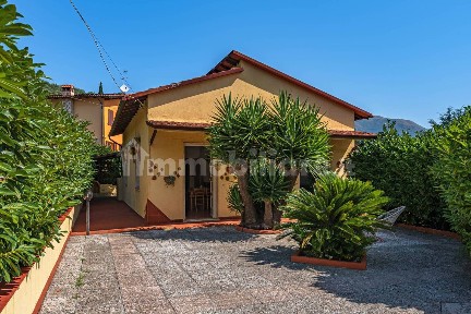 Villa unifamiliare via della Colombaia, Bargecchia, Corsanico, Massarosa