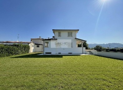Villa unifamiliare via Ciampino 44, Capezzano Pianore, Camaiore
