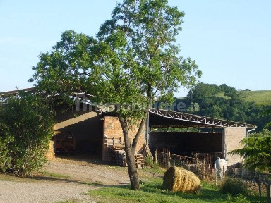 Locale commerciale in Vendita
