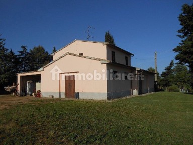 Locale commerciale in Vendita
