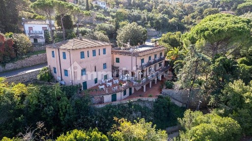 Hotel in Vendita